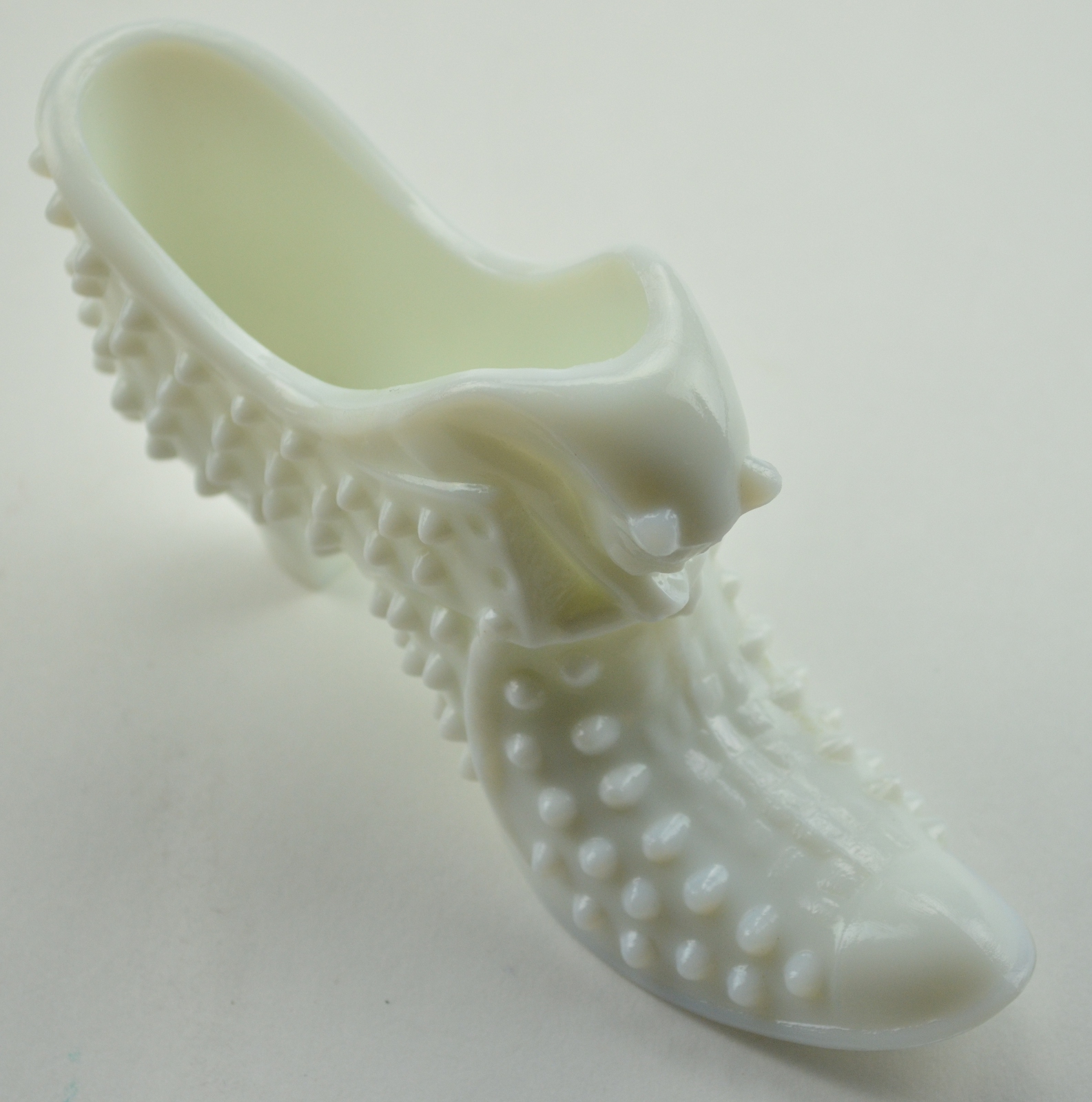 Milk store glass slipper