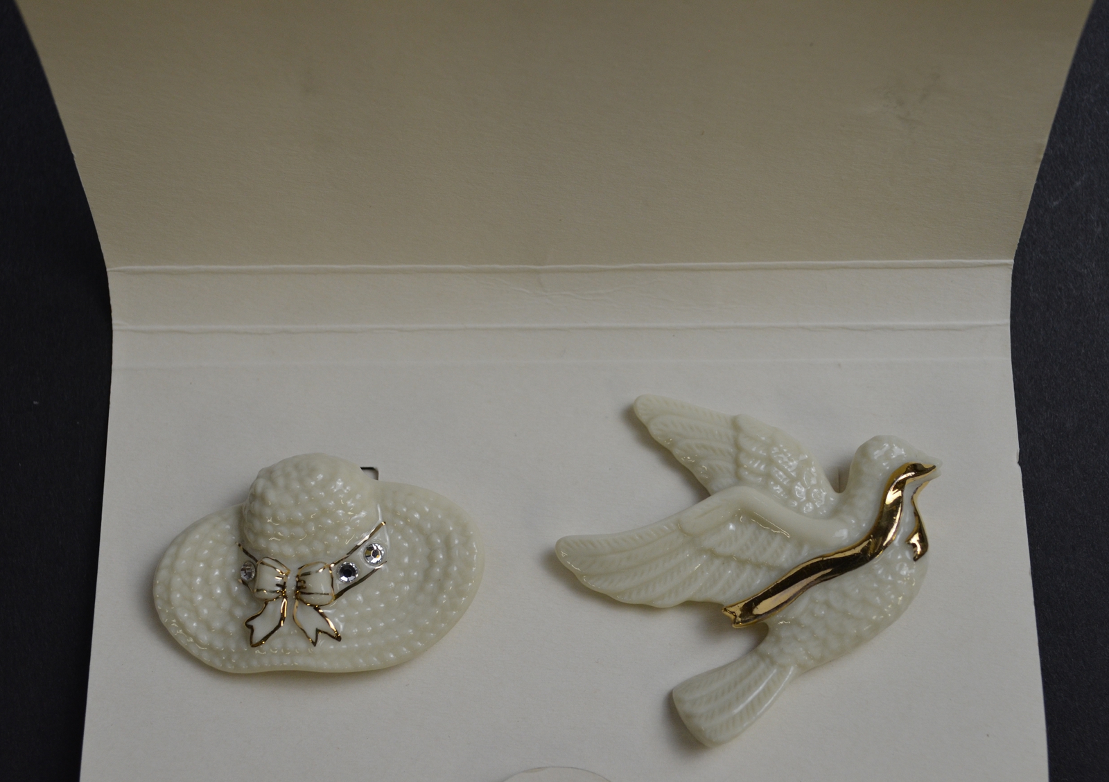 Lenox brooch outlet