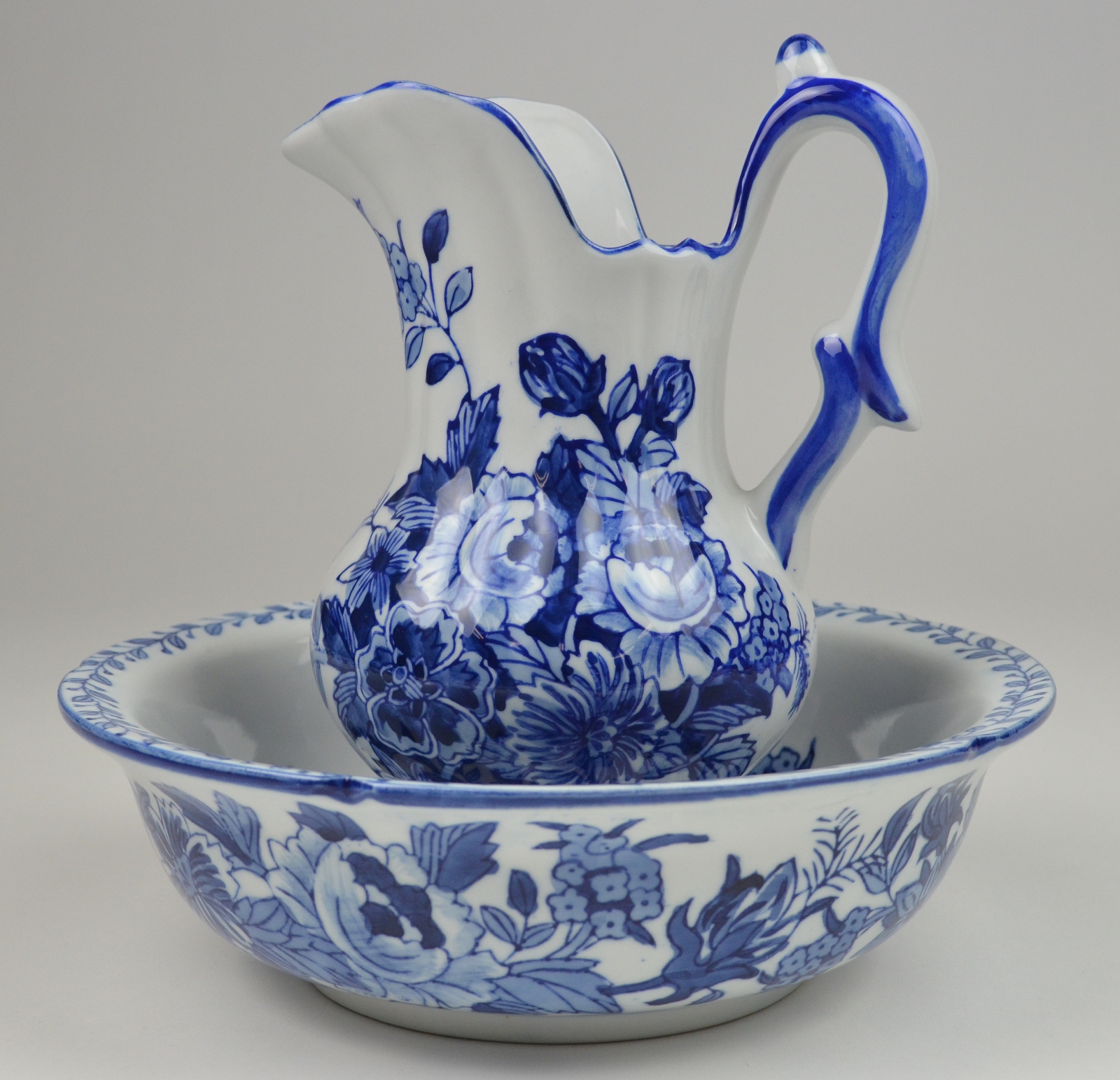 Vintage Pottery Pitcher \u0026 Wash Basin - Blue \u0026 White Floral Pattern, image size:1600x1542