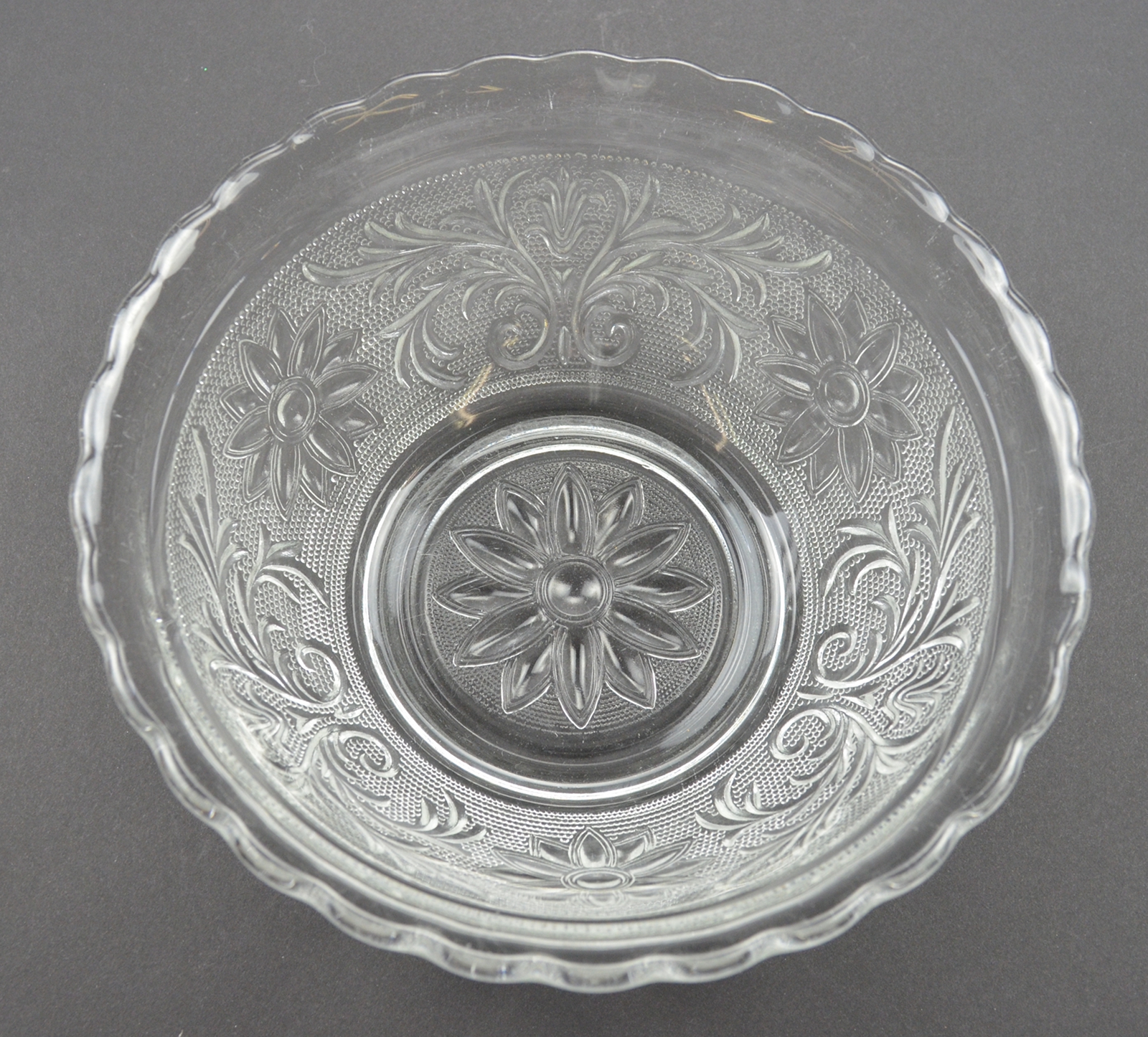 Anchor Hocking - Sandwich Clear Pattern - Scalloped Bowl - 7.5