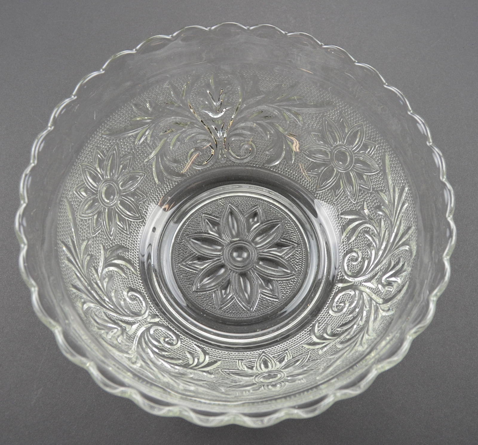 Anchor Hocking - Sandwich Clear Pattern - Scalloped Bowl - 8.125