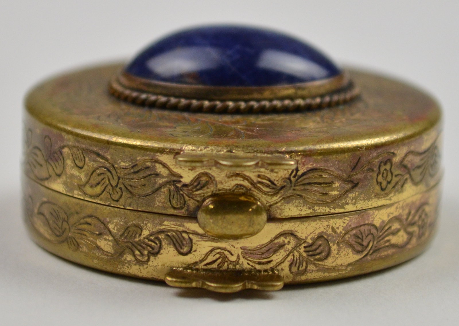 Vintage Leaf Pattern Gold Trinket Box / Compact With Blue Stone 1.5