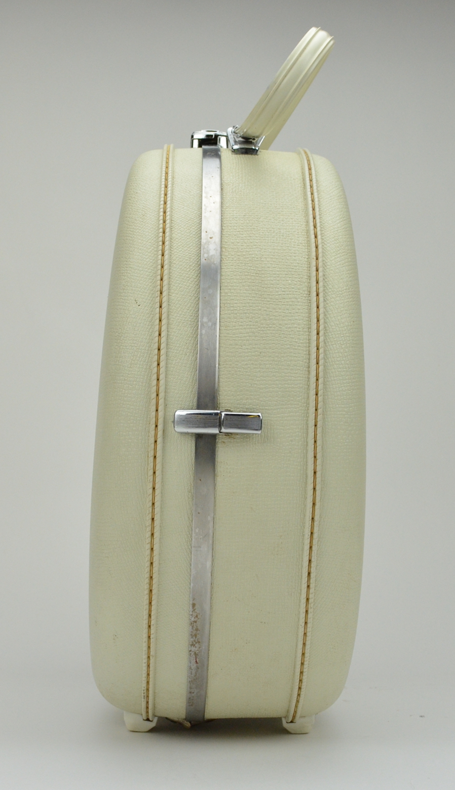 Vintage Hard Shell Luggage Vintage American Tourist Round Hard